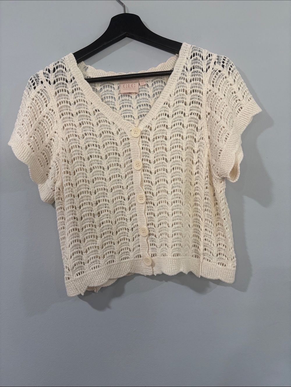 G.L.G CROCHET BUTTON FRONT SHORT SLEEVE 100% COTTON TOP . SIZE /M